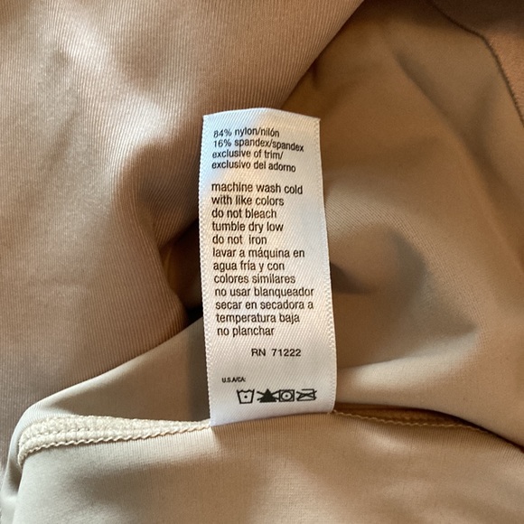 Simply Perfect by Warner’s | Shaping Bodysuit - Picture 5 of 5